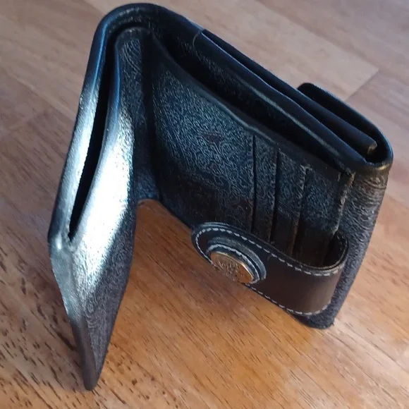 Genuine Leather Vintage Liz Claiborne Wallet. - Picture 6 of 8